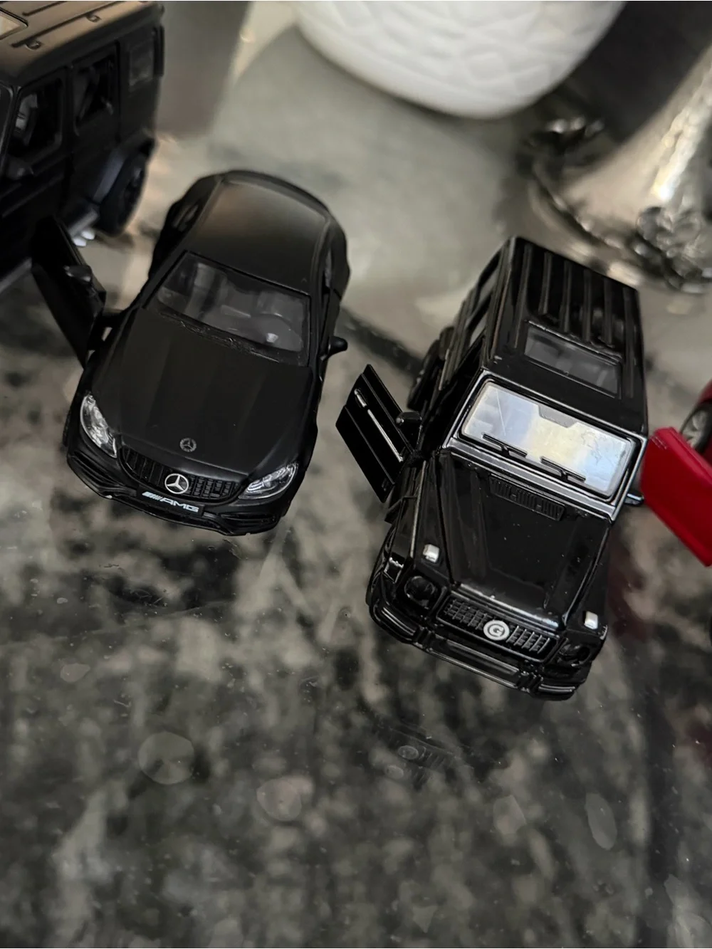 The Unbranded Brand compact black